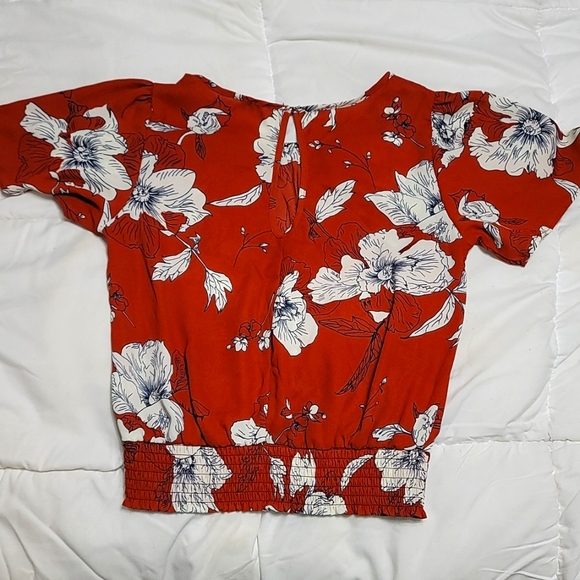 Crop Top Shirt - Picture 2 of 2